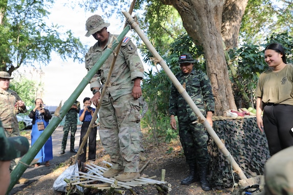 U.S. Army Reserve Soldiers learn jungle survival from Royal Thai Army