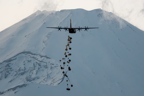 U.S., Japan conduct joint airborne operations during Airborne 26