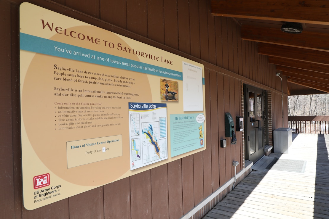 Saylorville Lake Visitor Center front entry