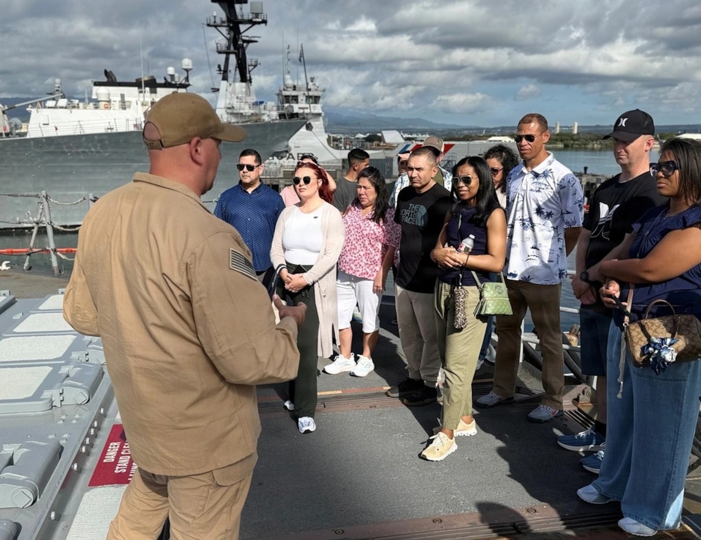 USS Shiloh hosts U.S. Army's 84th Engineer Battalion Senior Spouses Group