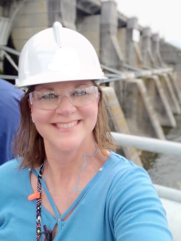 Picture of a woman wearing a hardhat