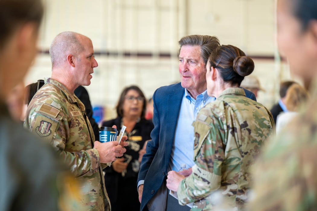 Wing commander speaks with congressman