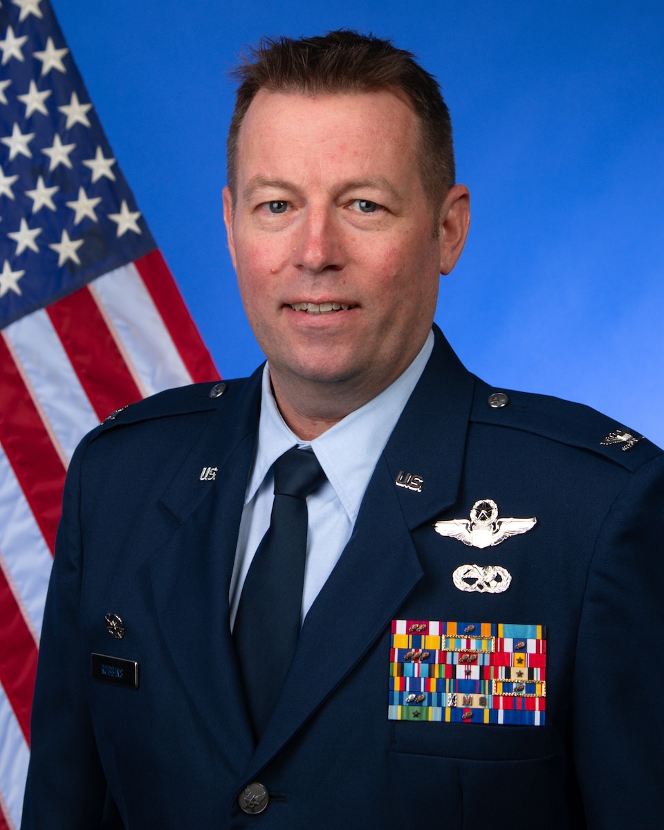 An official photo of U.S. Air Force Col. Benjamin W. Robbins.