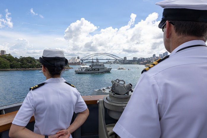 U.S. Navy Sailors assigned to Arleigh Burke-class guided-missile destroyer USS Fitzgerald (DDG 62) man the rails and observe the Leeuwin-class survey ship HMAS Leeuwin (A 245) during a fleet review as a part of Exercise Kakadu in Sydney, March 21, 2026.