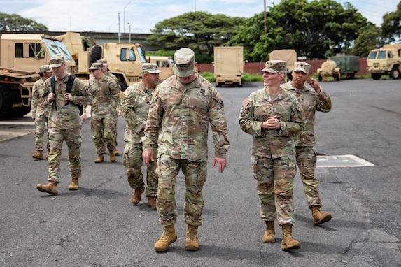 Chief of the Army Reserve visits 9th Mission Support Command