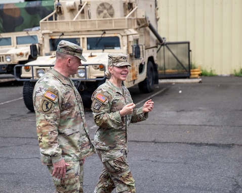 Chief of the Army Reserve visits 9th Mission Support Command