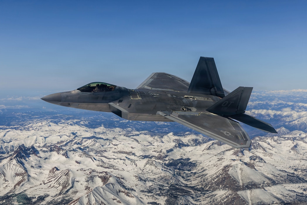 F-22 flying