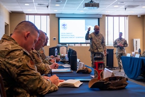 DM hosts a Senior Selects Professional Enhancement Seminar