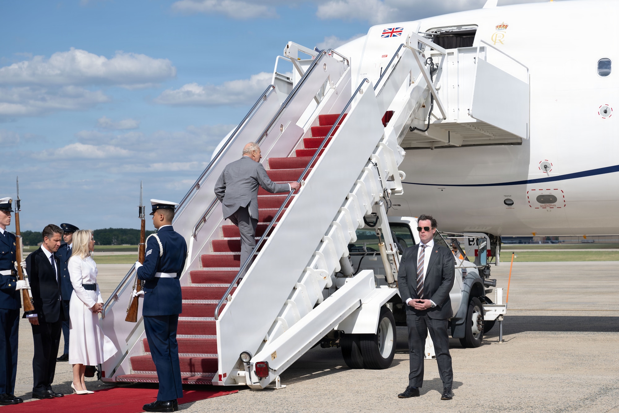 His Majesty of the United Kingdom of Great Britain and Northern Ireland, King Charles III, ascends stairs to a United Kingdom aircraft during a military departure ceremony at Joint Base Andrews, Maryland, April 30, 2026. The ceremony concluded the first royal state visit to the United States since His Majesty’s ascension to the throne. (U.S. Air Force photo by Airman 1st Class Mauricio Hidalgo)