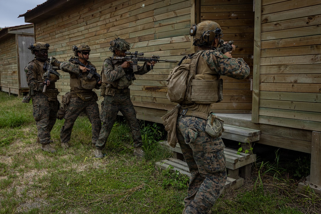 U.S. Marines with Light Armored Reconnaissance Company, Battalion Landing Team 3/6, 22nd Marine Expeditionary Unit (Special Operations Capable), demonstrate close quarters battle techniques during a bilateral exercise on Naval Base Jaramijó, Ecuador, April 29, 2026. The 22nd MEU (SOC)’s Ecuador bilateral training enhances interoperability with partner forces, reinforces longstanding security relationships, and improves combined readiness to respond to crises across the region. U.S. military forces are deployed to the region in support of U.S. Southern Command mission objectives and the president’s priorities to strengthen regional security, disrupt illicit drug trafficking, and protect the U.S. homeland. (U.S. Marine Corps photo)