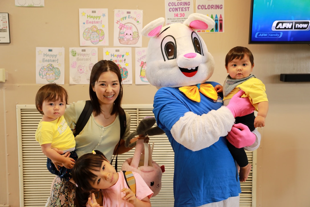 ４月２５日、海兵隊キャンプ・ハンセンでハンセンUSOが主催した、イースター・エッグハントのイベントが開催されました。