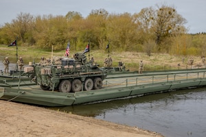 2nd Cavalry Regiment conducts wet gap crossing erected by 809th MRBC