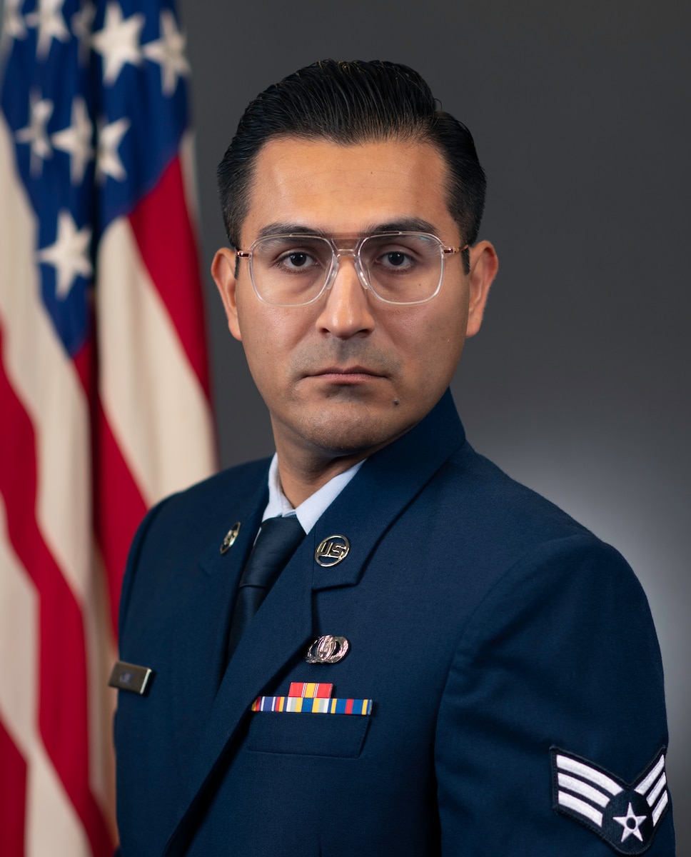SrA Fernando Yanez official photo