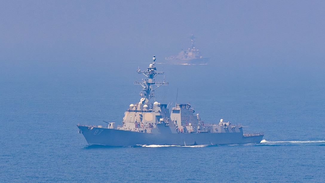 CENTCOM Protects U.S. Warships Transiting Strait of Hormuz