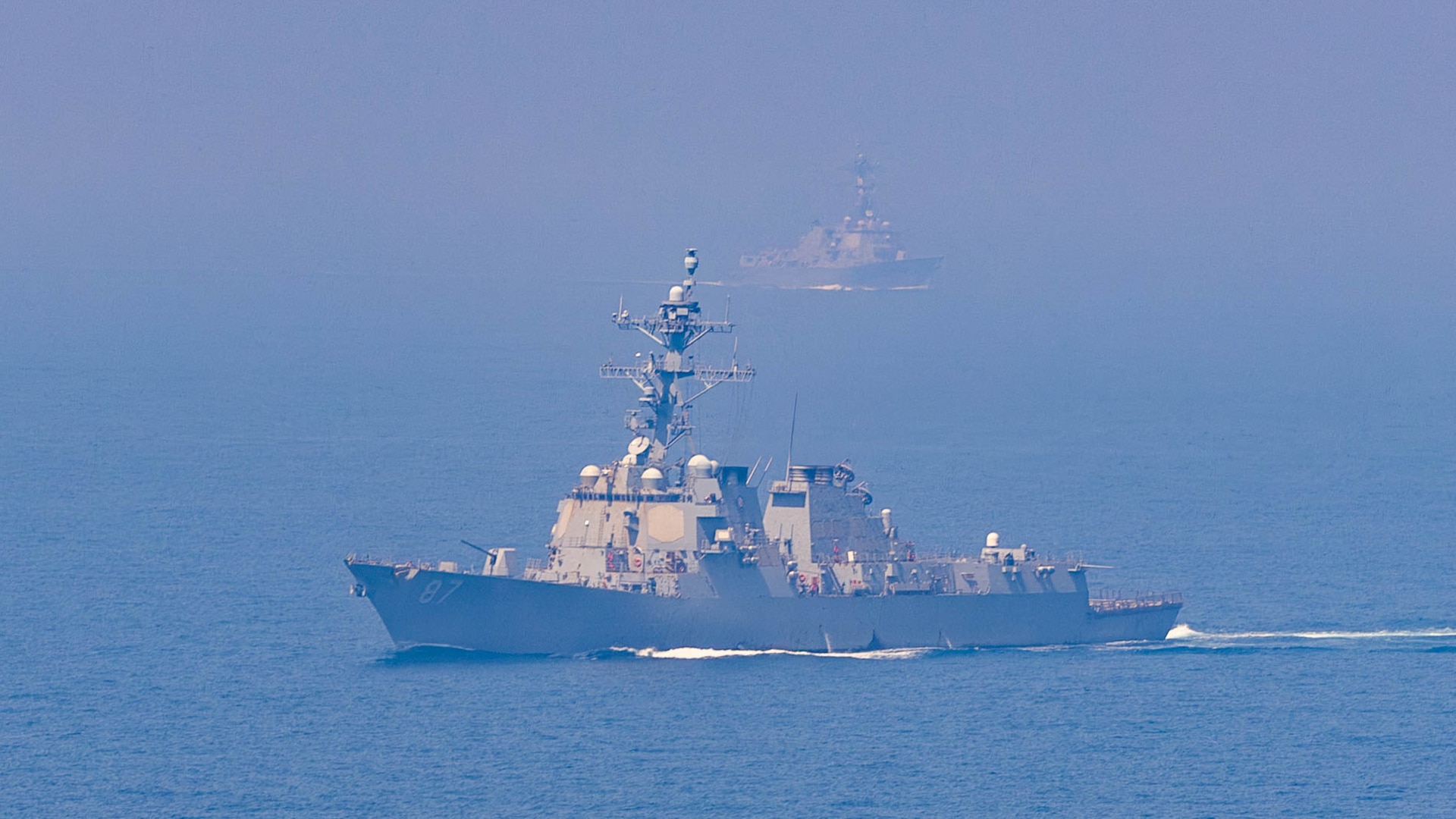 CENTCOM Protects U.S. Warships Transiting Strait of Hormuz