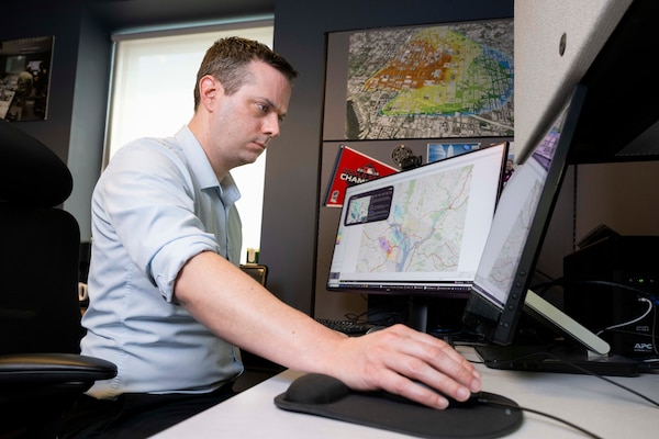 Adam Moses, U.S. Naval Research Laboratory (NRL) computer scientist, runs an Android Tactical Awareness Kit (ATAK) plugin in Washington, D.C., April 24, 2026. CT-Analyst is an NRL developed tool that models airborne hazards in real time while the ATAK plugin enables the development of new features and eases deployment. (U.S. Navy photo by Sarah Peterson)