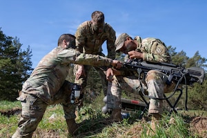 U.S. Soldiers in 2d Cavalry Regiment receive anti-tank weapons training for a live fire event