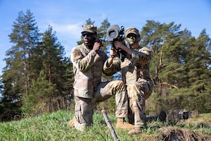 U.S. Soldiers in 2d Cavalry Regiment receive anti-tank weapons training for a live fire event