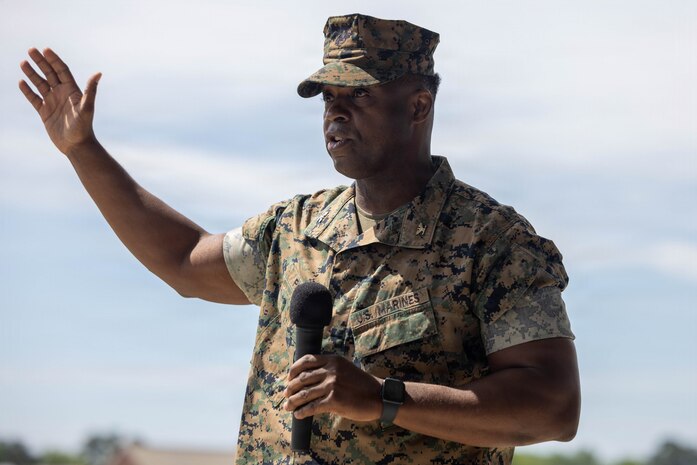Rizzo relinquishes command of Marine Corps Installations East to Pace