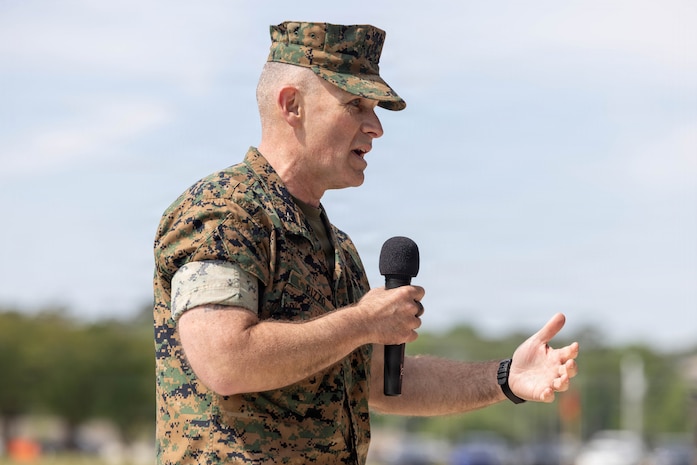 Rizzo relinquishes command of Marine Corps Installations East to Pace