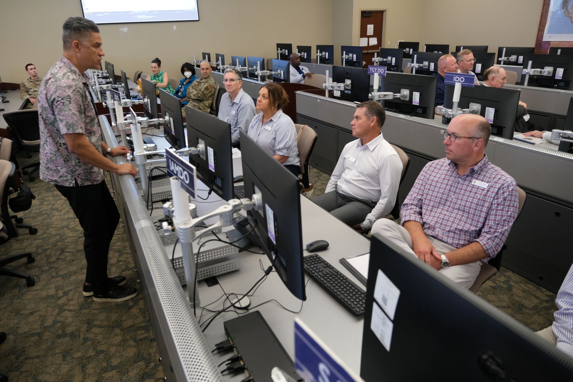 photo of USAF civilian speaks to civic leaders