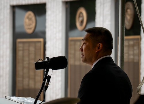 Navy Secretary returns to EOD school