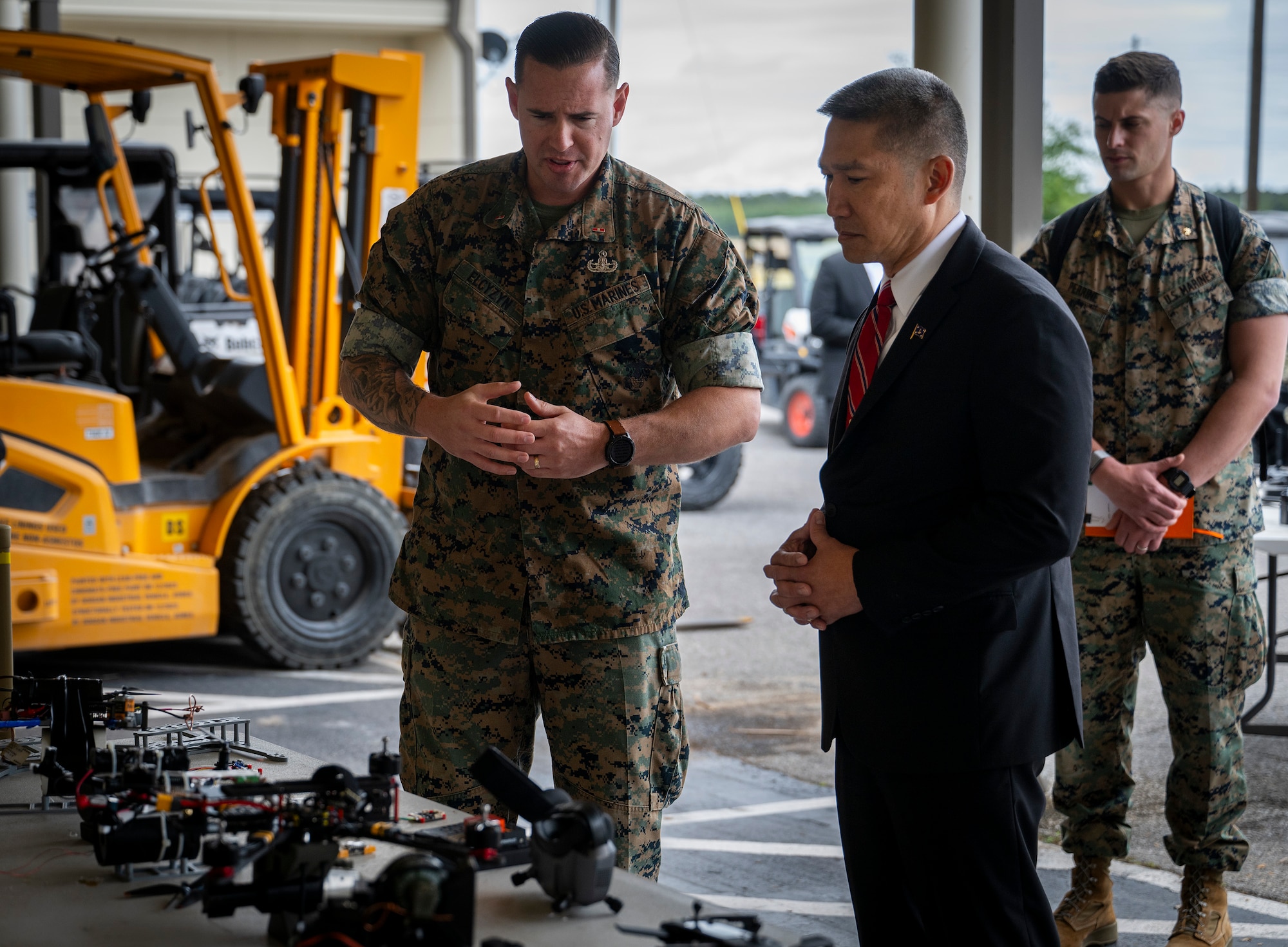 Navy Secretary returns to EOD school