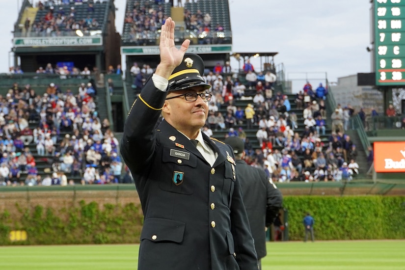 Chicago Cubs fans honor one of their own at military appreciation home game  > 75th U.S. Army Reserve Innovation Command > Article View