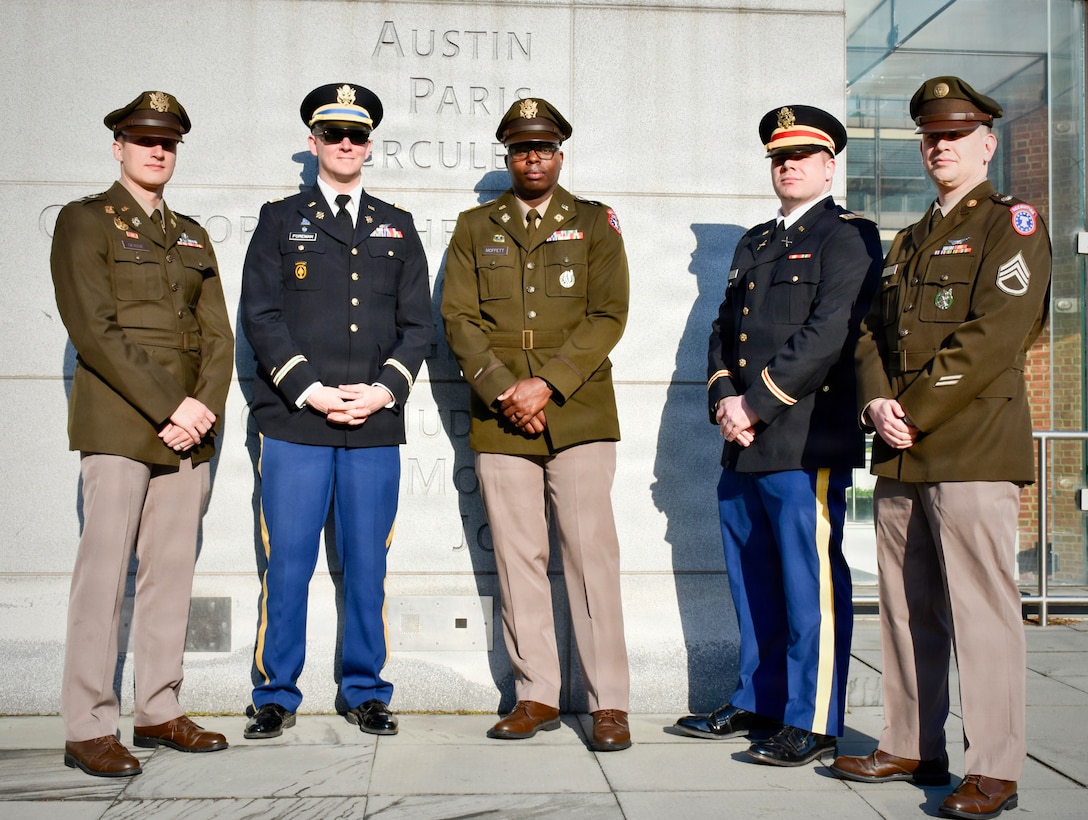 Harrisburg Recruiting Battalion supports Army Reserve birthday celebration in Philadelphia