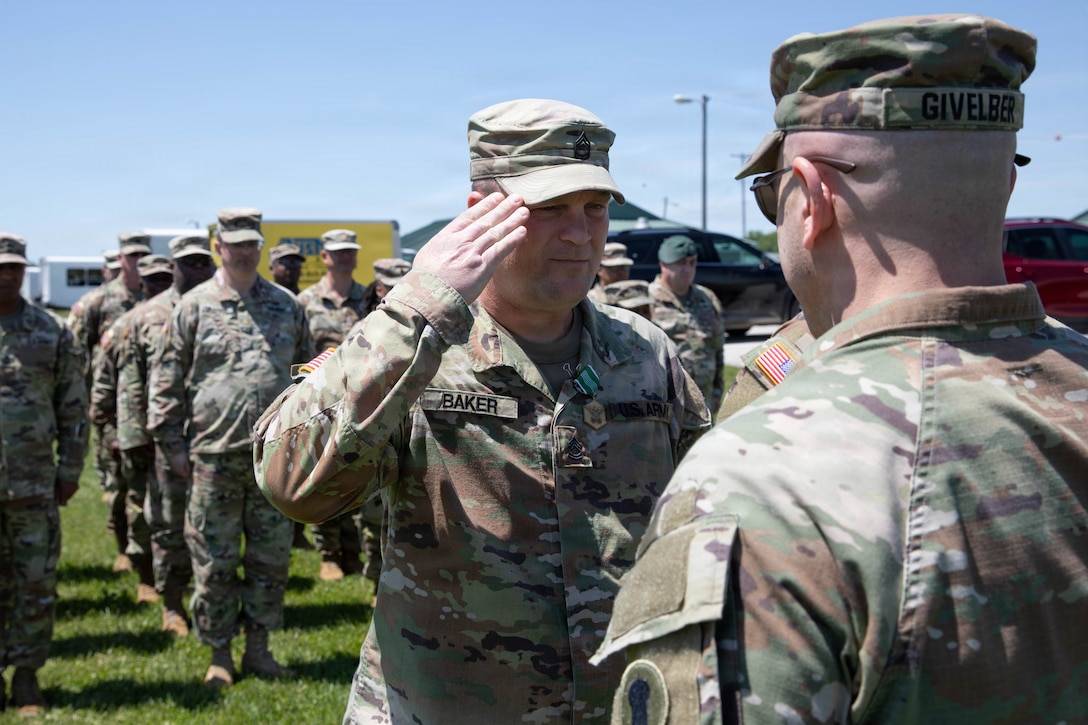 87th Training Division leaders provide aid at Indiana crash scene