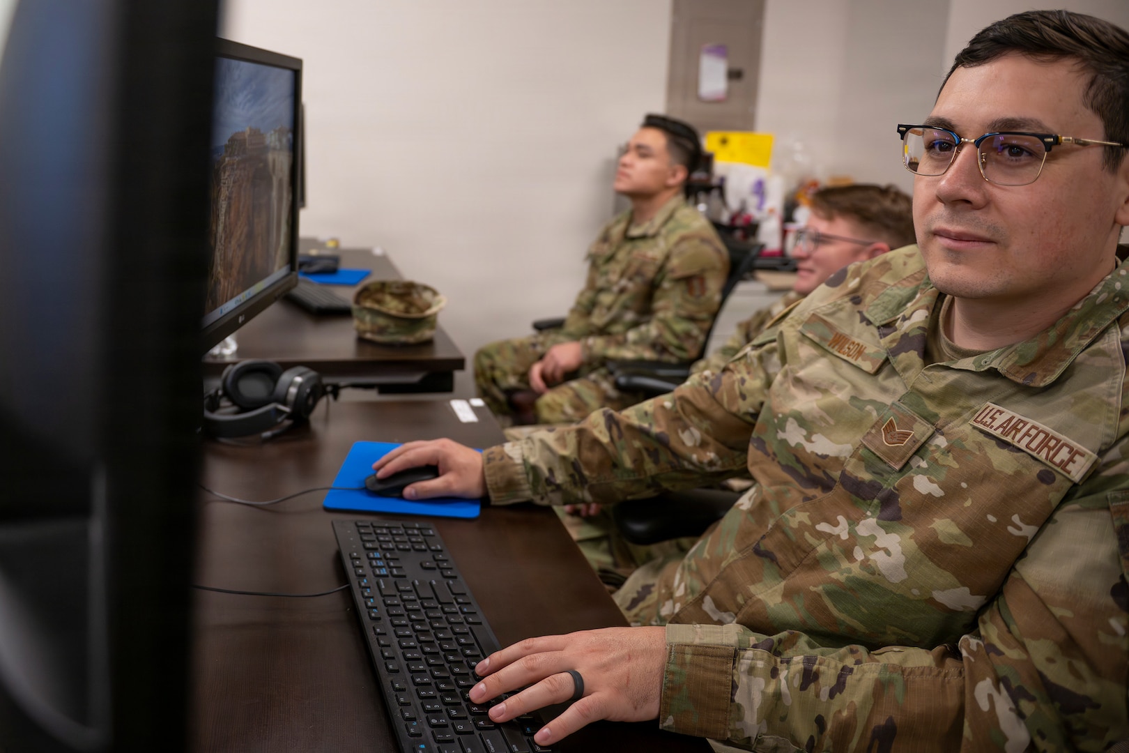Intelligence Airmen assigned to the 224th Cyber Operations Squadron, Idaho Air National Guard, conduct defensive cyber operations on Gowen Field, Boise, Idaho, May 9, 2026.