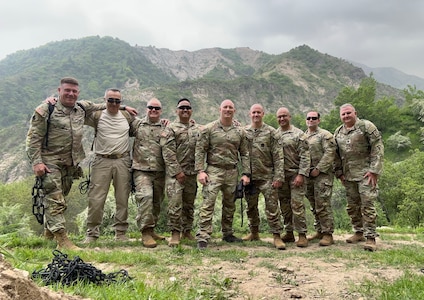 VNG Soldiers conduct mountain warfare exchange in Tajikistan