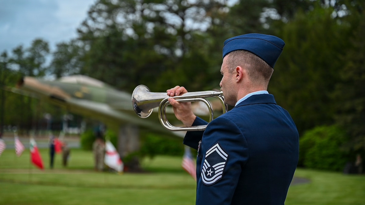104th Fighter Wing Honors Fallen Barnestormers
