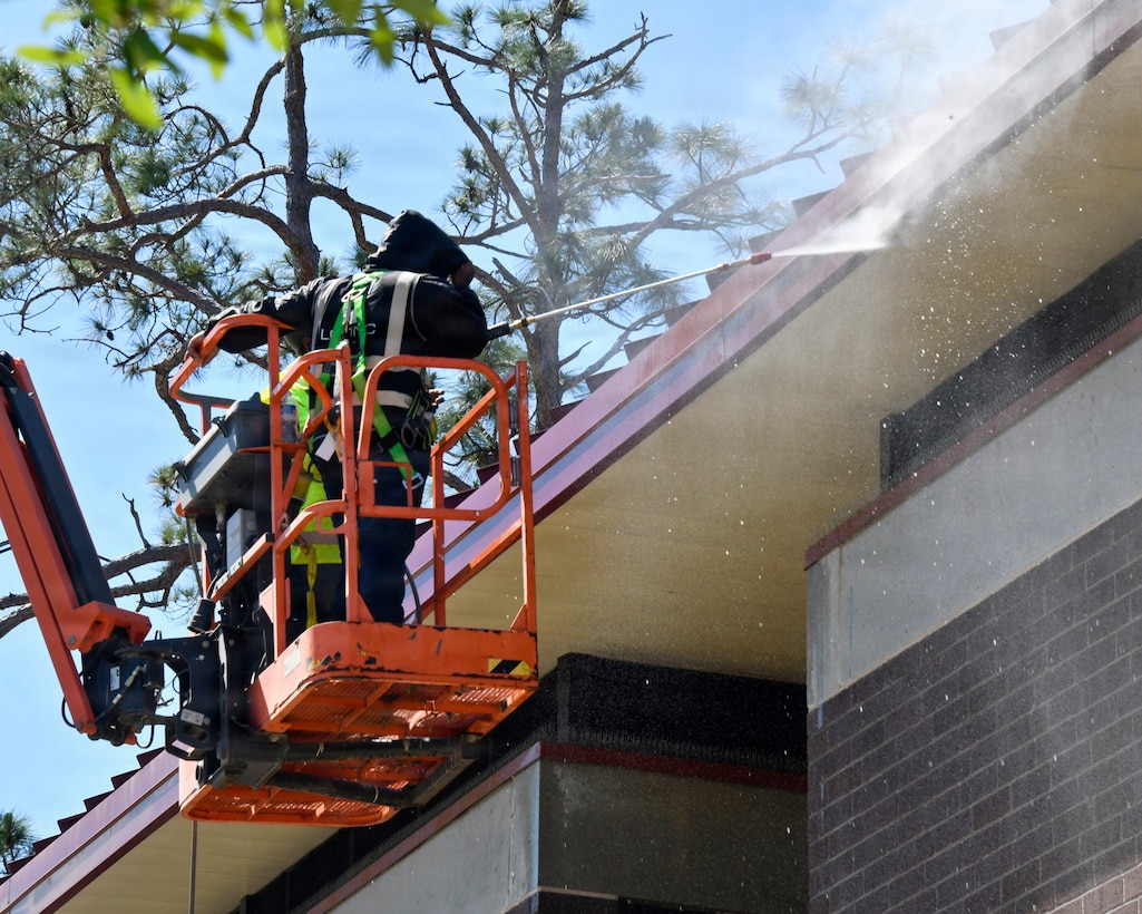 Barracks building number 714 pressure washing, on 05 May 2026, Fort Stewart, Georgia. (US Army Photo by Chris Rich)