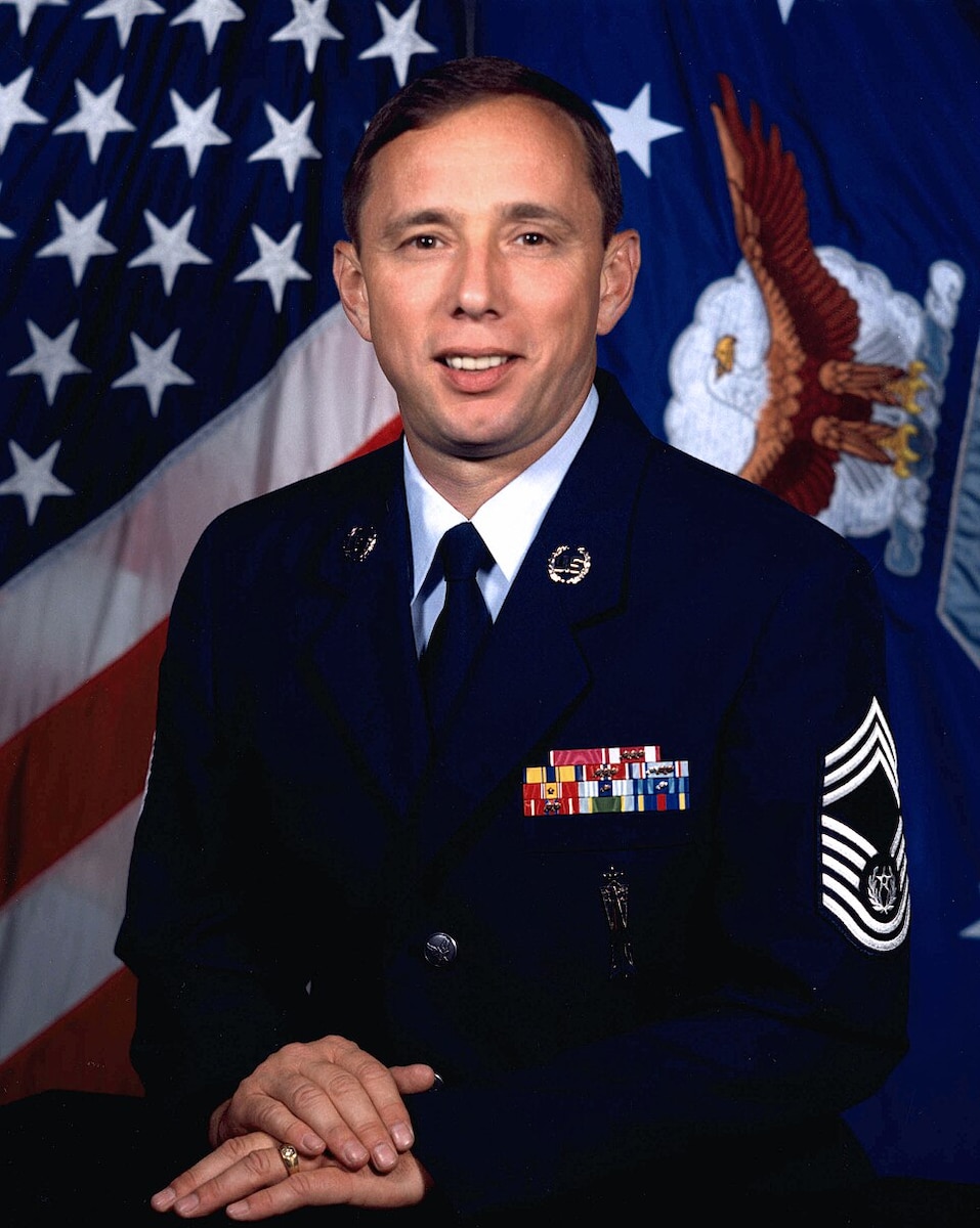 This is the official portrait of CMSAF Frederick J. Finch. (U.S. Air Force photo)