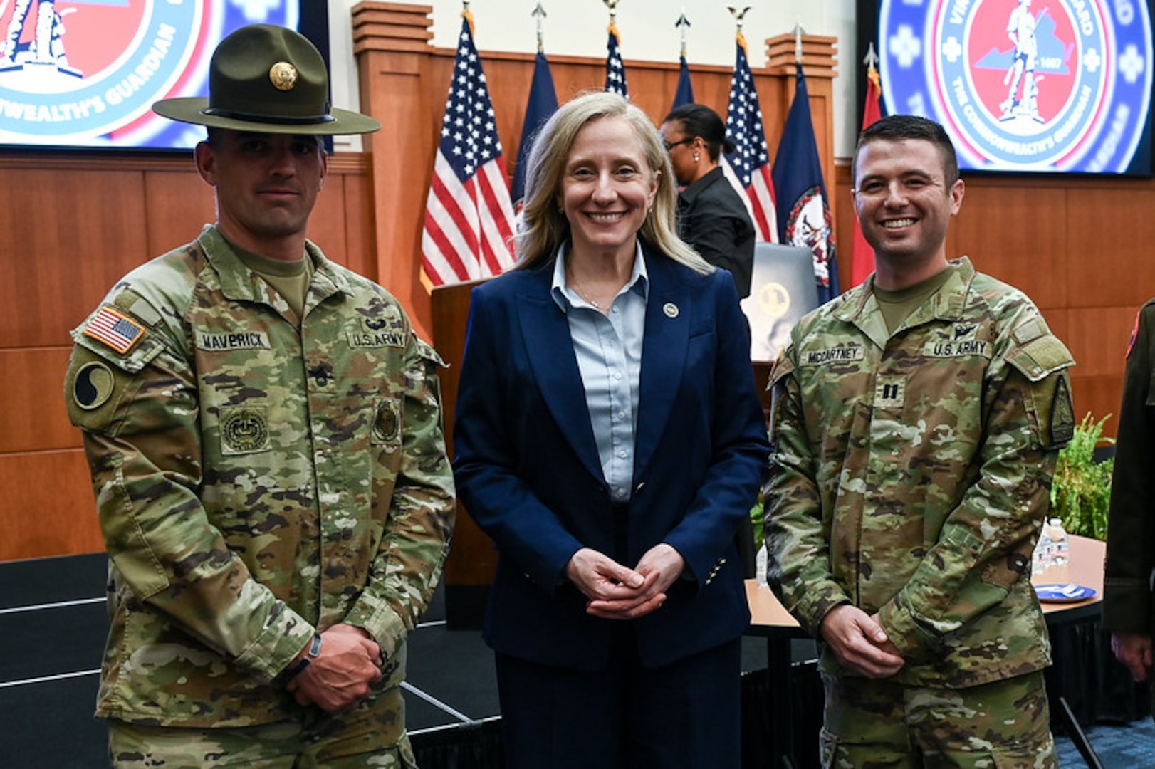 Gov. Spanberger helps VNG recognize 419th birthday