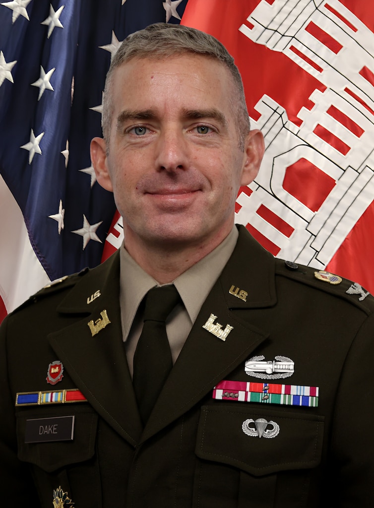 Official portrait of U.S. Army COL David W. Dake.