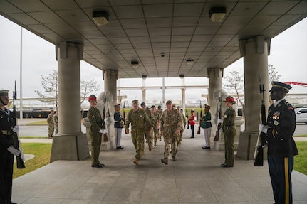 U.S. Army Maj. Gen. David Womack, Chief of Staff of U.S. Forces Korea, greets Australian LTGEN Scott Winter, Deputy Commander of the United Nations Command, and the visiting Chief of Army staff at USFK and UNC headquarters to begin their tour and command mission briefing. The visit is part of a strategic engagement hosted by LTGEN Winter for Chiefs of Army and Sergeants Major from Australia, Canada, New Zealand, and the United Kingdom on April 22, 2026.