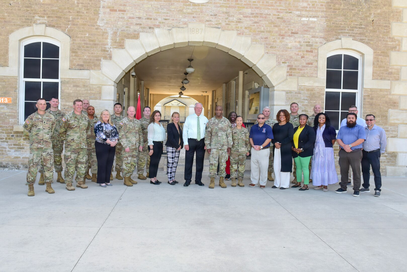 MICC Contracting Leader Course provides insight to future leaders