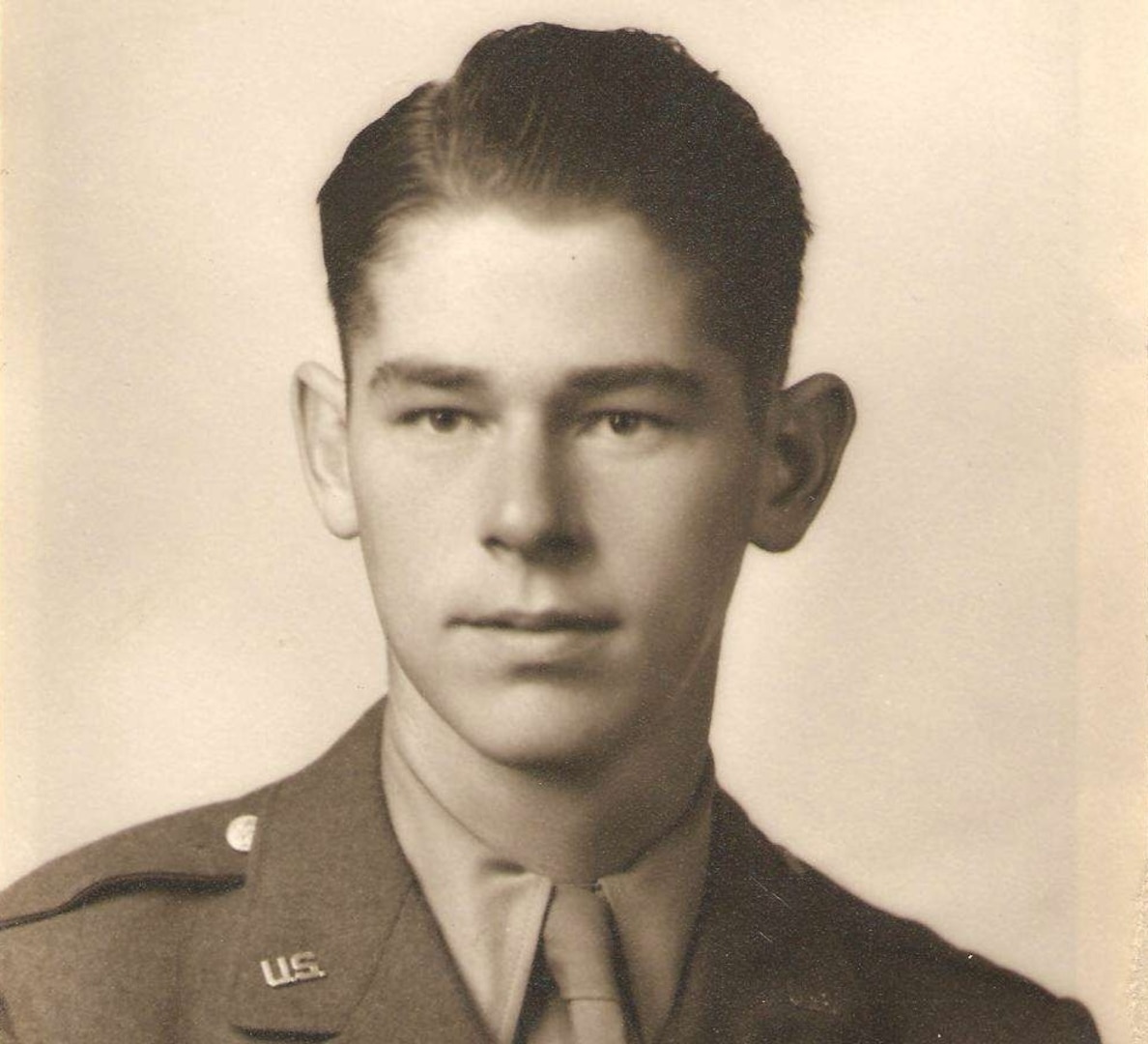 U.S. Army Air Forces 2nd Lt. Robert J. Barrat