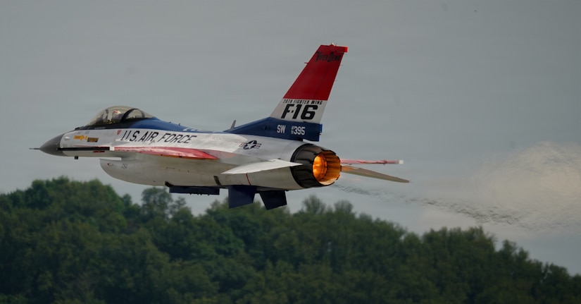 A F-16 Fighting Falcon assigned to the 20th Fighter Wing, Shaw Air Force Base, South Carolina, performs an aerial demonstration during the Central Pennsylvania Air Show in Middletown, Pa., May 21, 2026. The demonstration highlighted the speed, agility and combat capabilities of the aircraft while showcasing the precision of the U.S. Air Force. (U.S. Air National Guard photo by Airman 1st Class Austin Stern)