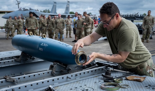 Team Eglin bomb build