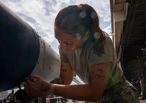 Team Eglin bomb build