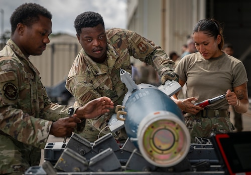 Team Eglin bomb build