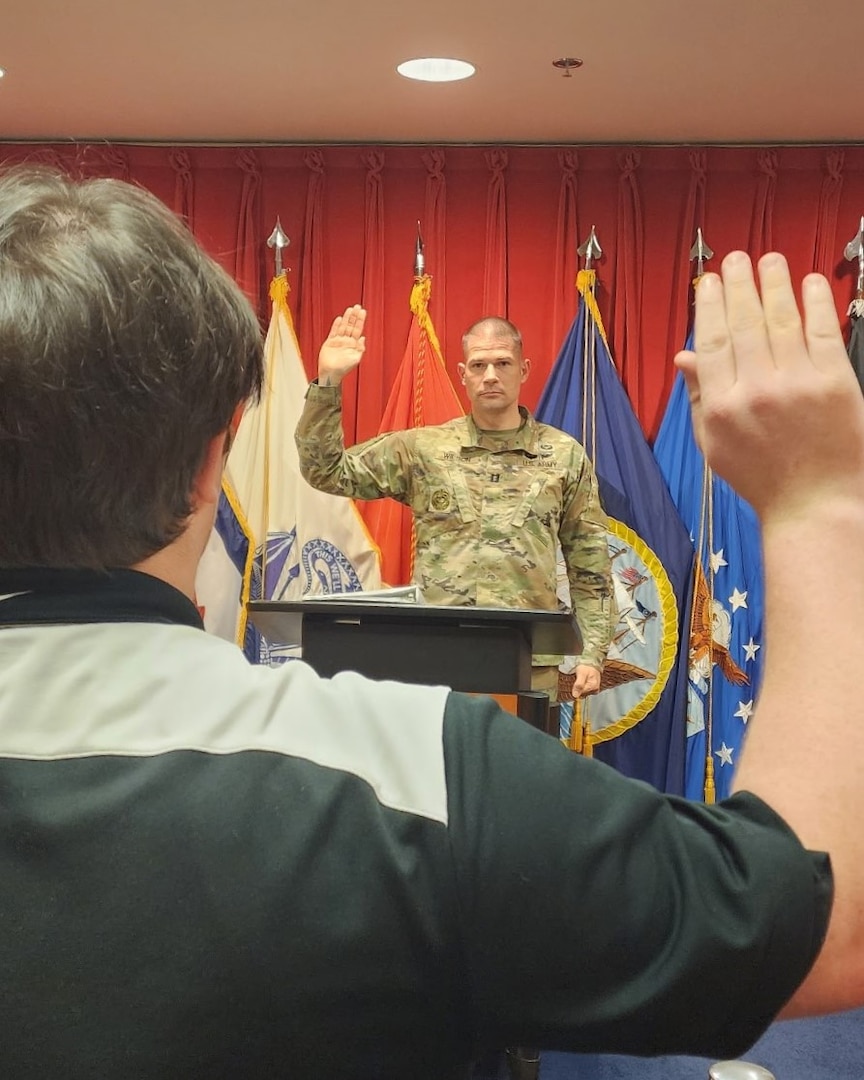 Army Capt. Wilson gives the oath of enlistment at Pittsburgh MEPS. Army Capt. Nate Wilson originally enlisted in the Navy at Pittsburgh MEPS and is set to retire as the Operations Officer of Pittsburgh MEPS in Summer 2026.