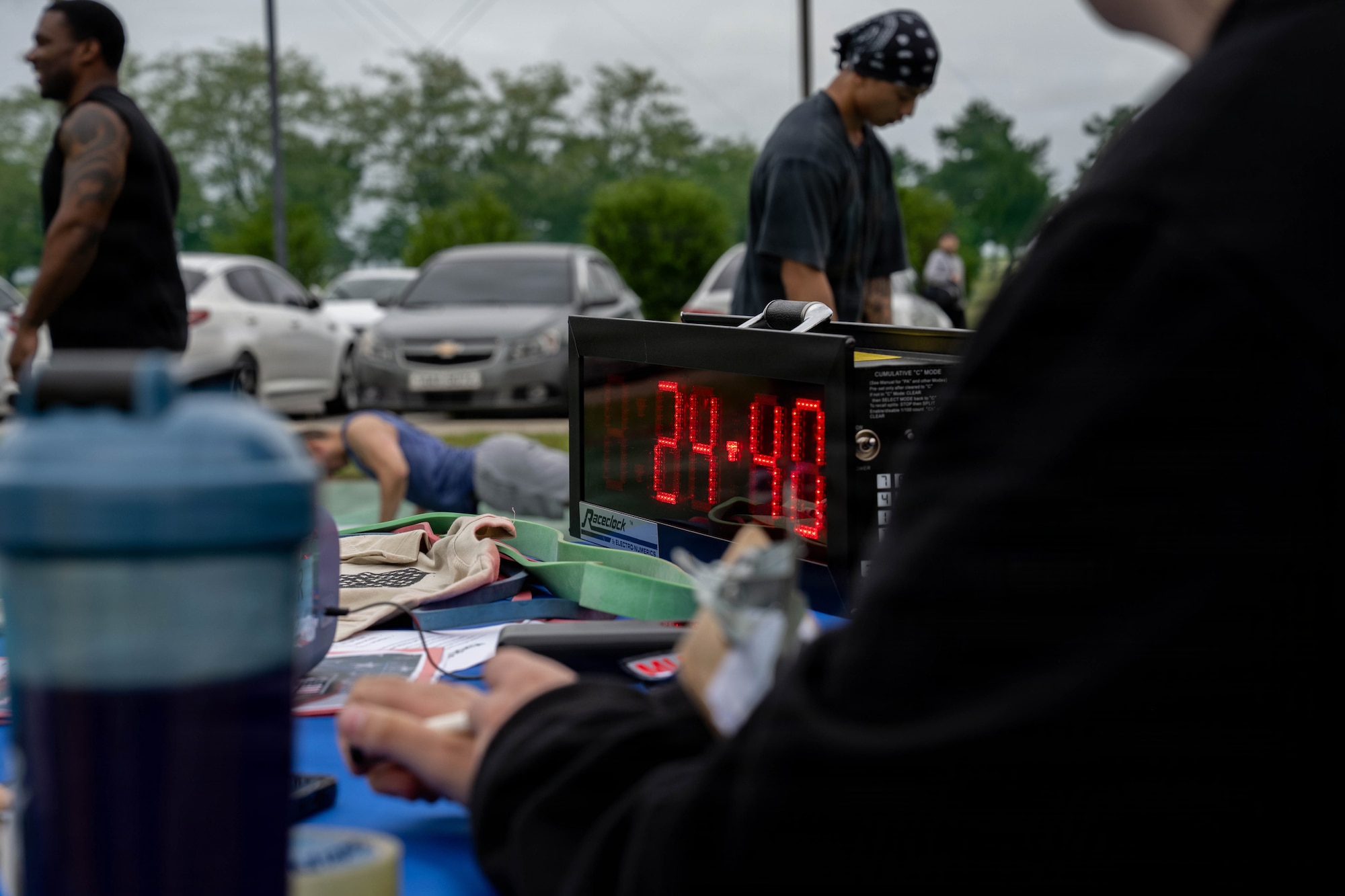 Airman uses timer.
