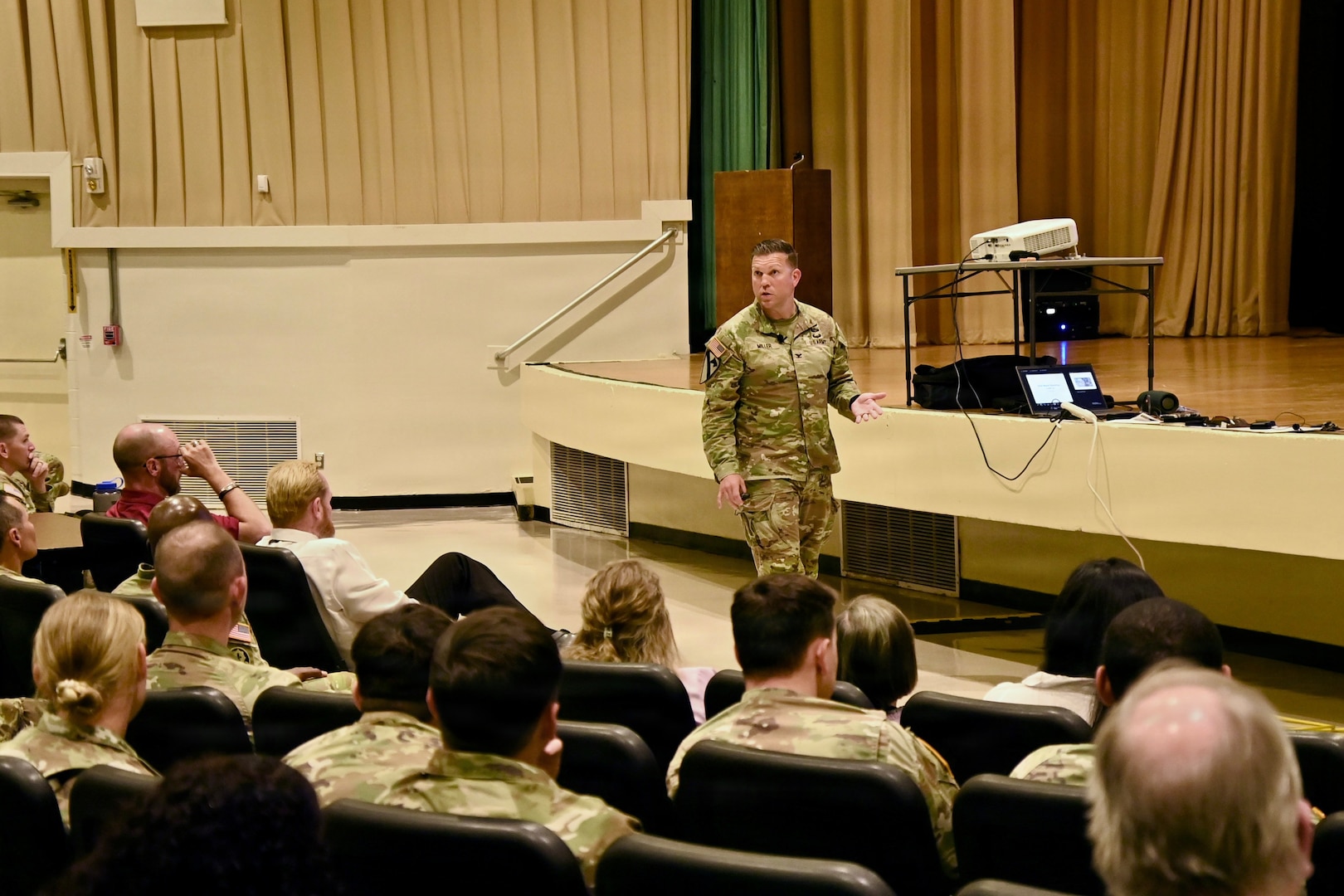 Col. Miller tells the audience about the day he was shot during a real-world active shooting at Fort Hood.