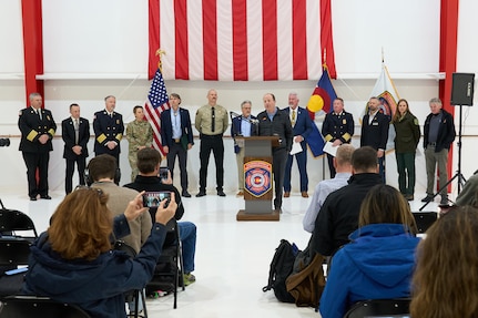 Polis speaking