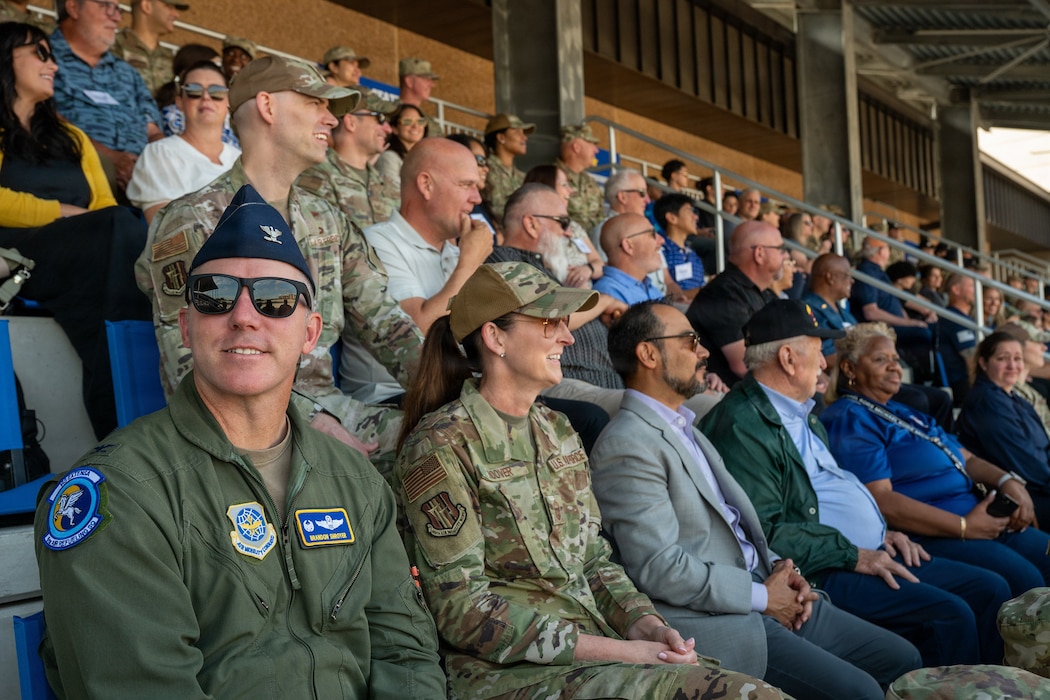 Wing commander and civic leaders observe basic military training