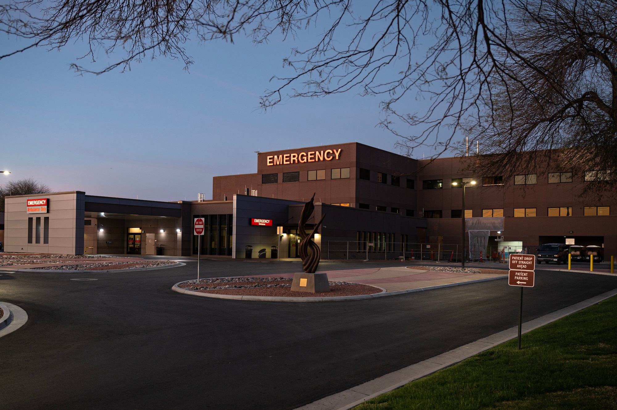 Photo of MOMMC Emergency Department exterior